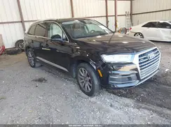 WA1LHAF73KD042975 2019 AUDI Q7