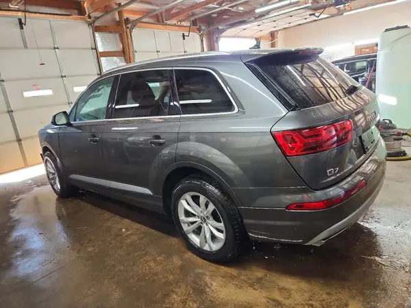 WA1LHAF74KD015784 2019 AUDI Q7 - Image 2