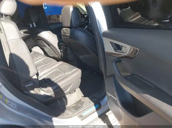 WA1LHAF74KD025599 2019 AUDI Q7 - Image 8