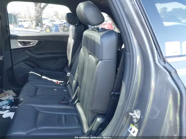 WA1LHAF74KD037266 2019 AUDI Q7 - Image 8