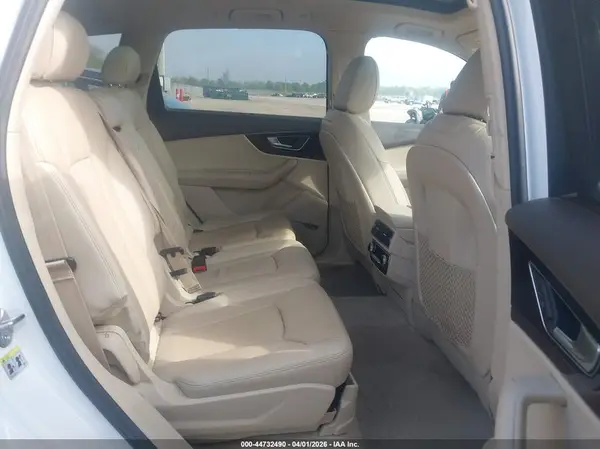 WA1LHAF75HD042484 2017 AUDI Q7 - Image 8