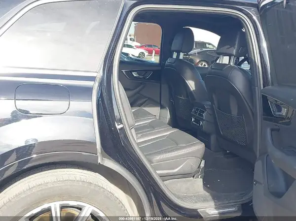 WA1LHAF75HD048401 2017 AUDI Q7 - Image 8