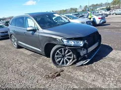 WA1LHAF75KD022405 2019 AUDI Q7