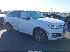WA1LHAF75KD045084 2019 AUDI Q7