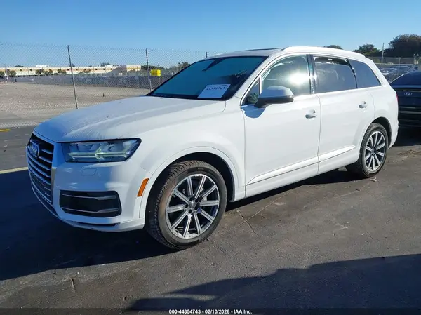 WA1LHAF75KD045084 2019 AUDI Q7 - Image 2