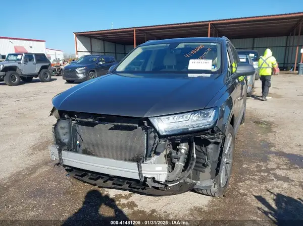 WA1LHAF75KD048356 2019 AUDI Q7 - Image 2