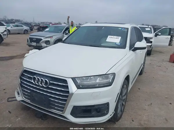 WA1LHAF76HD051677 2017 AUDI Q7 - Image 2