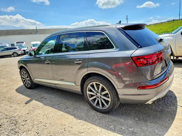 WA1LHAF76KD030030 2019 AUDI Q7 - Image 2