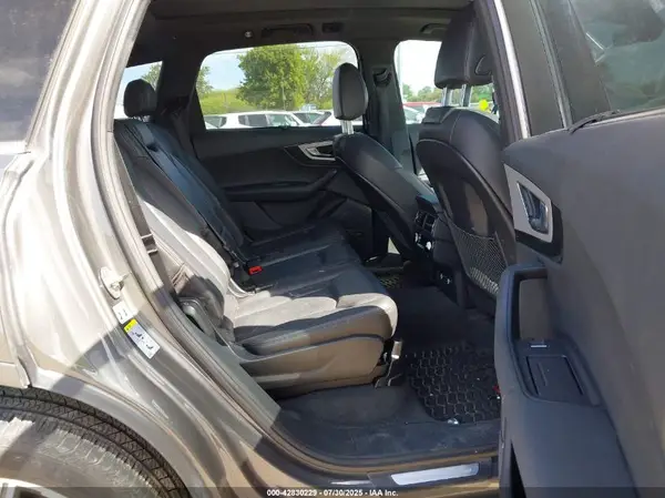 WA1LHAF76KD032103 2019 AUDI Q7 - Image 8