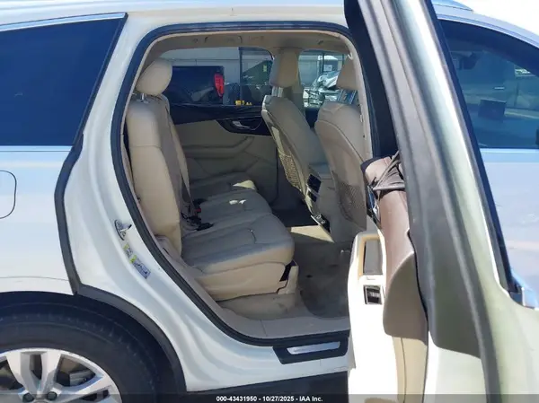 WA1LHAF77HD049887 2017 AUDI Q7 - Image 8