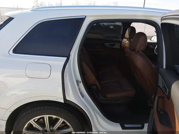 WA1LHAF77HD051185 2017 AUDI Q7 - Image 8