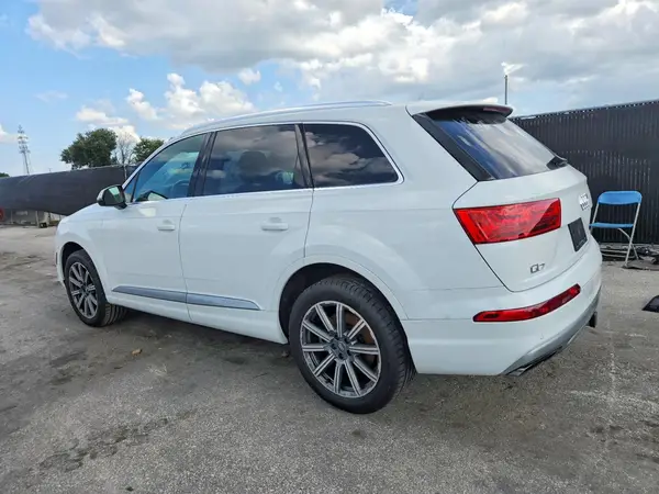 WA1LHAF77JD035283 2018 AUDI Q7 - Image 2