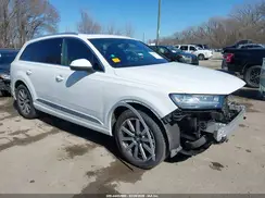 WA1LHAF77KD032997 2019 AUDI Q7