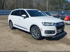 WA1LHAF77KD043028 2019 AUDI Q7