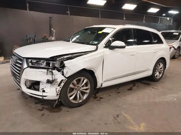 WA1LHAF78HD046898 2017 AUDI Q7 - Image 2