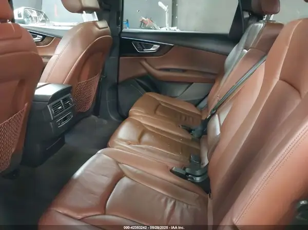 WA1LHAF78HD046898 2017 AUDI Q7 - Image 8