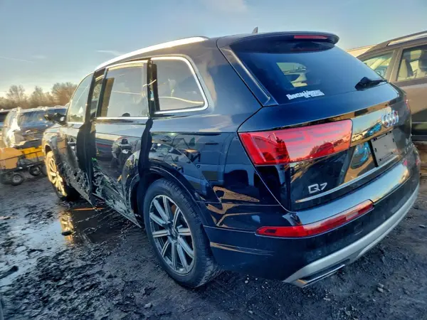 WA1LHAF78JD018685 2018 AUDI Q7 - Image 2