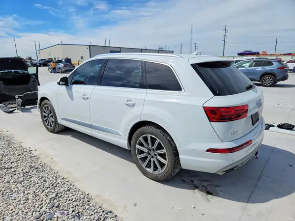 WA1LHAF78JD026267 2018 AUDI Q7 - Image 2