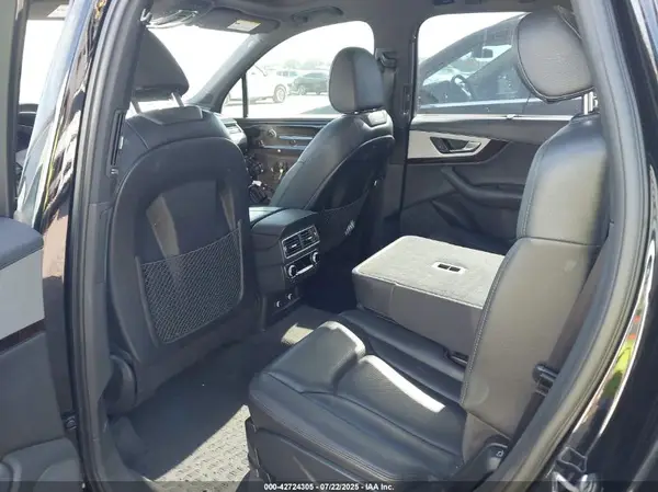 WA1LHAF78KD042468 2019 AUDI Q7 - Image 8