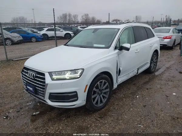 WA1LHAF78KD043863 2019 AUDI Q7 - Image 2