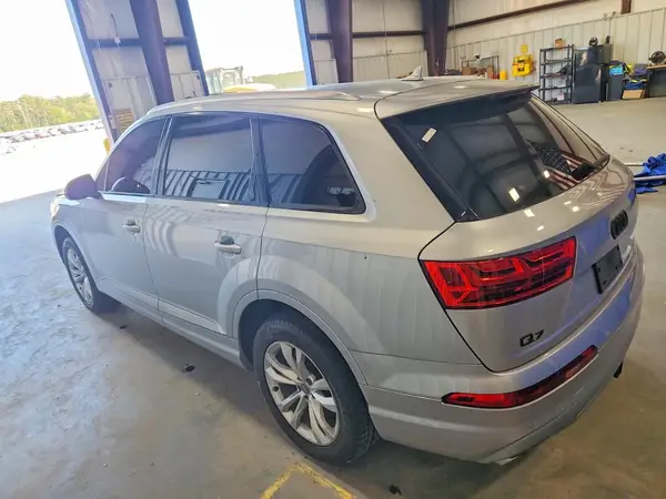 WA1LHAF79JD010143 2018 AUDI Q7 - Image 2