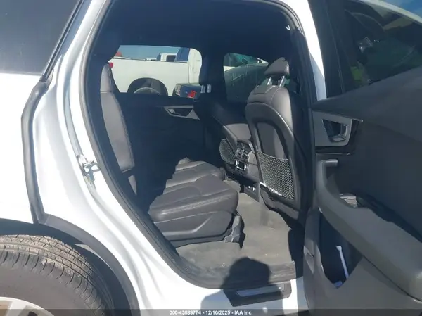 WA1LHAF79JD035141 2018 AUDI Q7 - Image 8