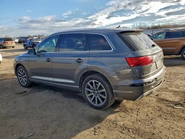 WA1LHAF79KD019863 2019 AUDI Q7 - Image 2