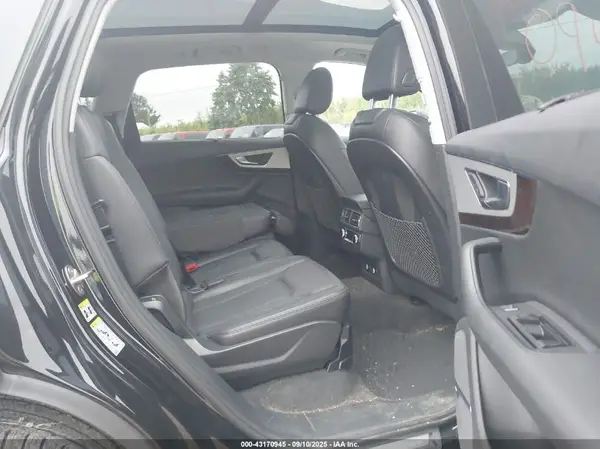 WA1LHAF79KD022438 2019 AUDI Q7 - Image 8
