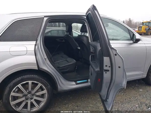 WA1LHAF79KD023038 2019 AUDI Q7 - Image 8