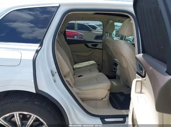 WA1LHAF79KD025758 2019 AUDI Q7 - Image 8