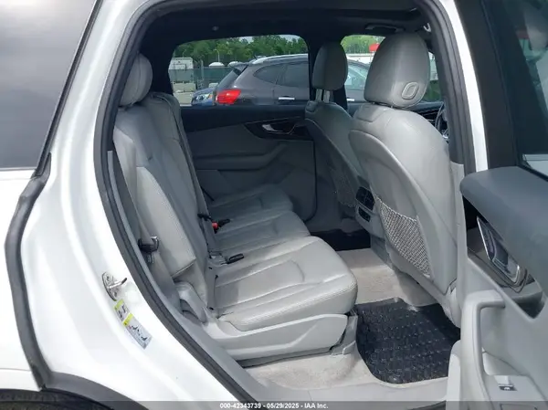 WA1LHAF7XHD048636 2017 AUDI Q7 - Image 8