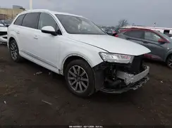 WA1LHAF7XJD031194 2018 AUDI Q7