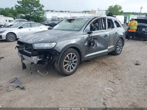 WA1LHAF7XJD034435 2018 AUDI Q7 - Image 2