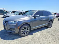 WA1LHAF7XJD038856 2018 AUDI Q7