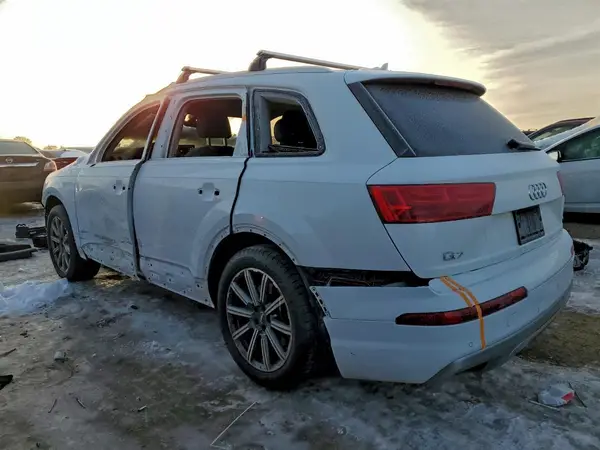 WA1LHAF7XJD046777 2018 AUDI Q7 - Image 2