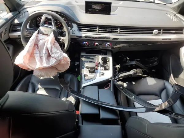 WA1LHAF7XJD049985 2018 AUDI Q7 - Image 8