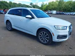 WA1LHAF7XKD024585 2019 AUDI Q7