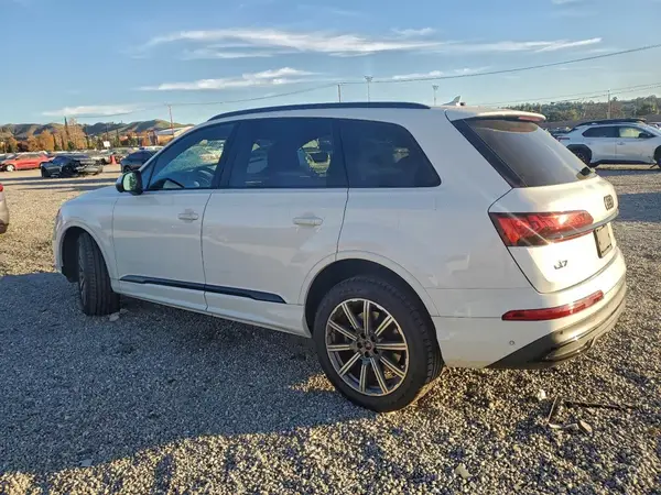 WA1LJBF73ND018139 2022 AUDI Q7 - Image 2