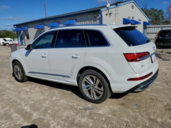 WA1LXAF71LD002625 2020 AUDI Q7 - Image 2