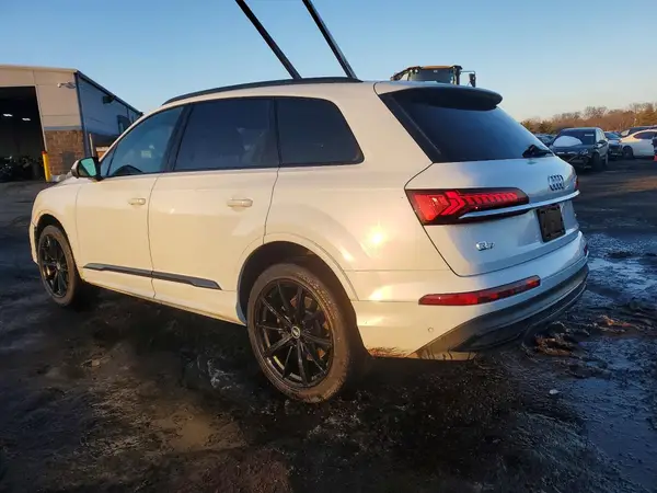 WA1LXAF74MD013636 2021 AUDI Q7 - Image 2