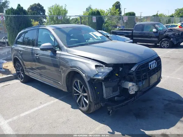 WA1LXAF75MD013368 2021 AUDI Q7 - Image 1