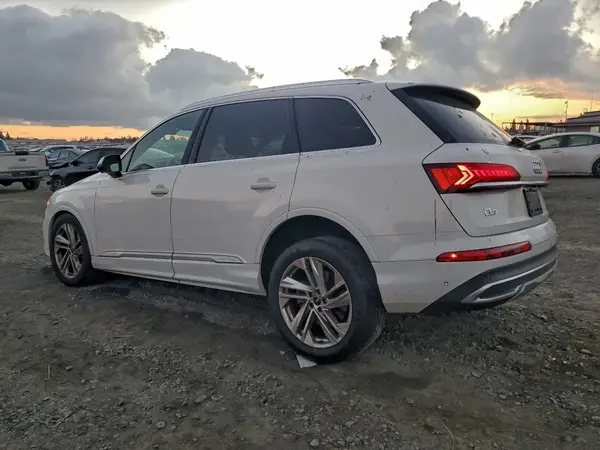 WA1LXAF75MD013998 2021 AUDI Q7 - Image 2