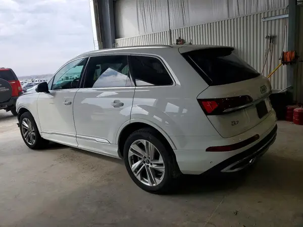 WA1LXAF77MD021049 2021 AUDI Q7 - Image 2