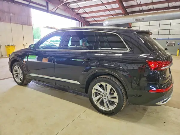 WA1LXAF78LD004288 2020 AUDI Q7 - Image 2