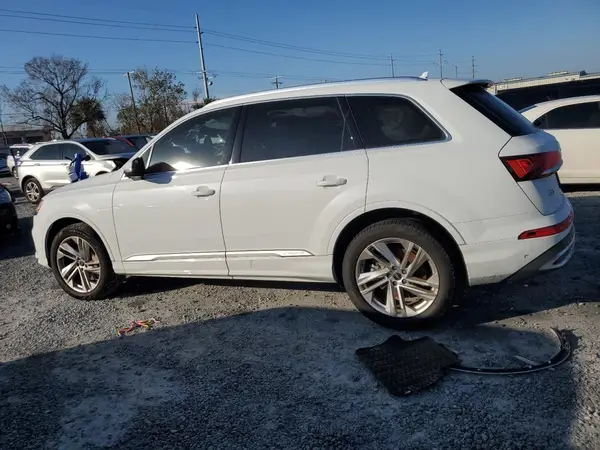 WA1LXAF79MD013275 2021 AUDI Q7 - Image 2