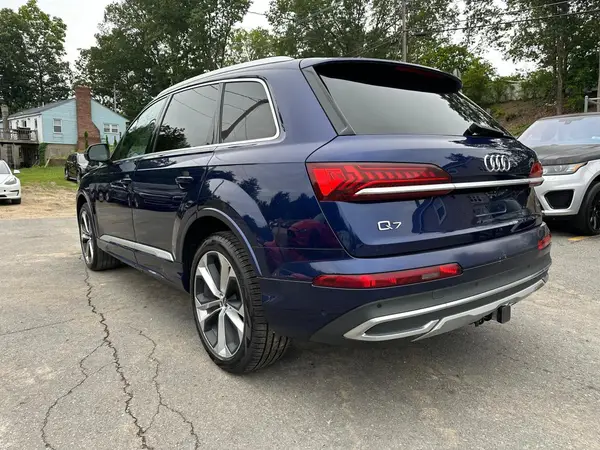WA1LXAF7XMD013043 2021 AUDI Q7 - Image 2