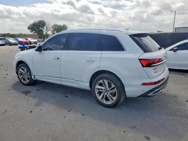 WA1LXAF7XMD014161 2021 AUDI Q7 - Image 2