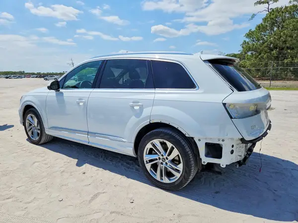 WA1LXAF7XMD017853 2021 AUDI Q7 - Image 2