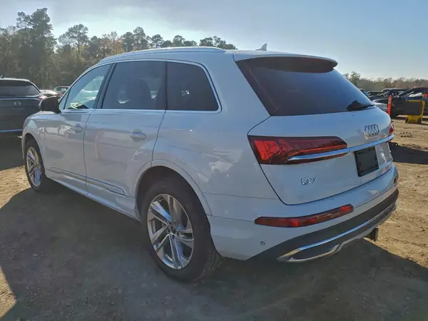 WA1LXAF7XMD035852 2021 AUDI Q7 - Image 2