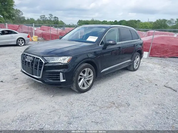 WA1LXBF70PD010789 2023 AUDI Q7 - Image 2